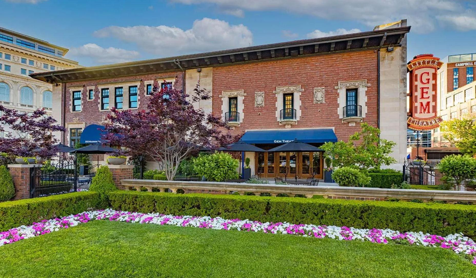 The Wedding Website of Morgan Burr and Alden Groen