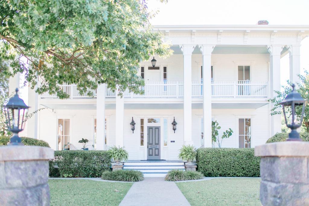 The Wedding Website of Elizabeth Broome and Cole Carpenter