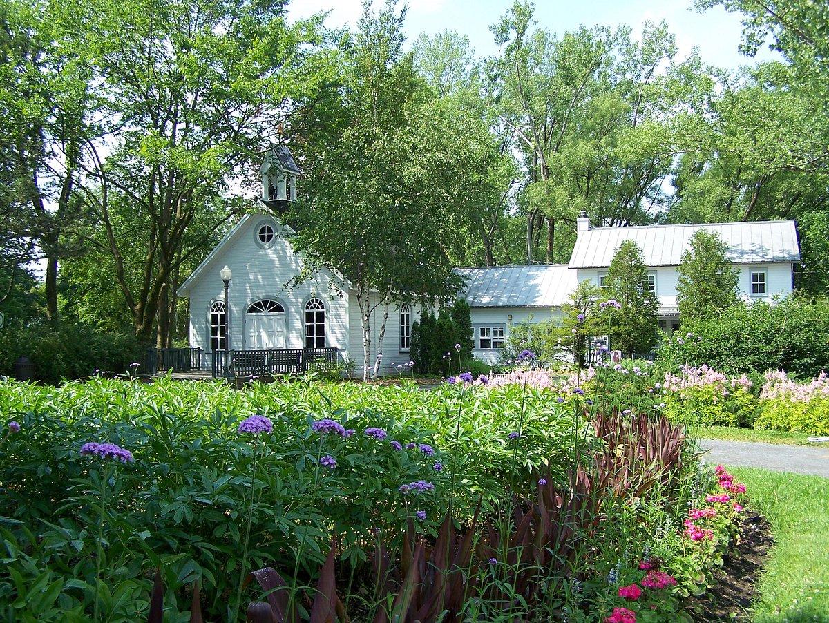 The Wedding Website of Myrline Alphonse and Sylvain Parent