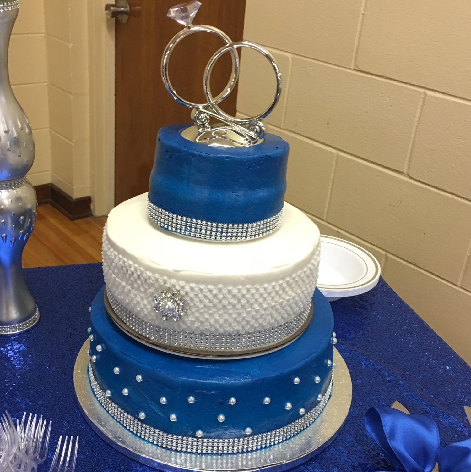 The wedding cake was styling and profiling. AND AND very delicious