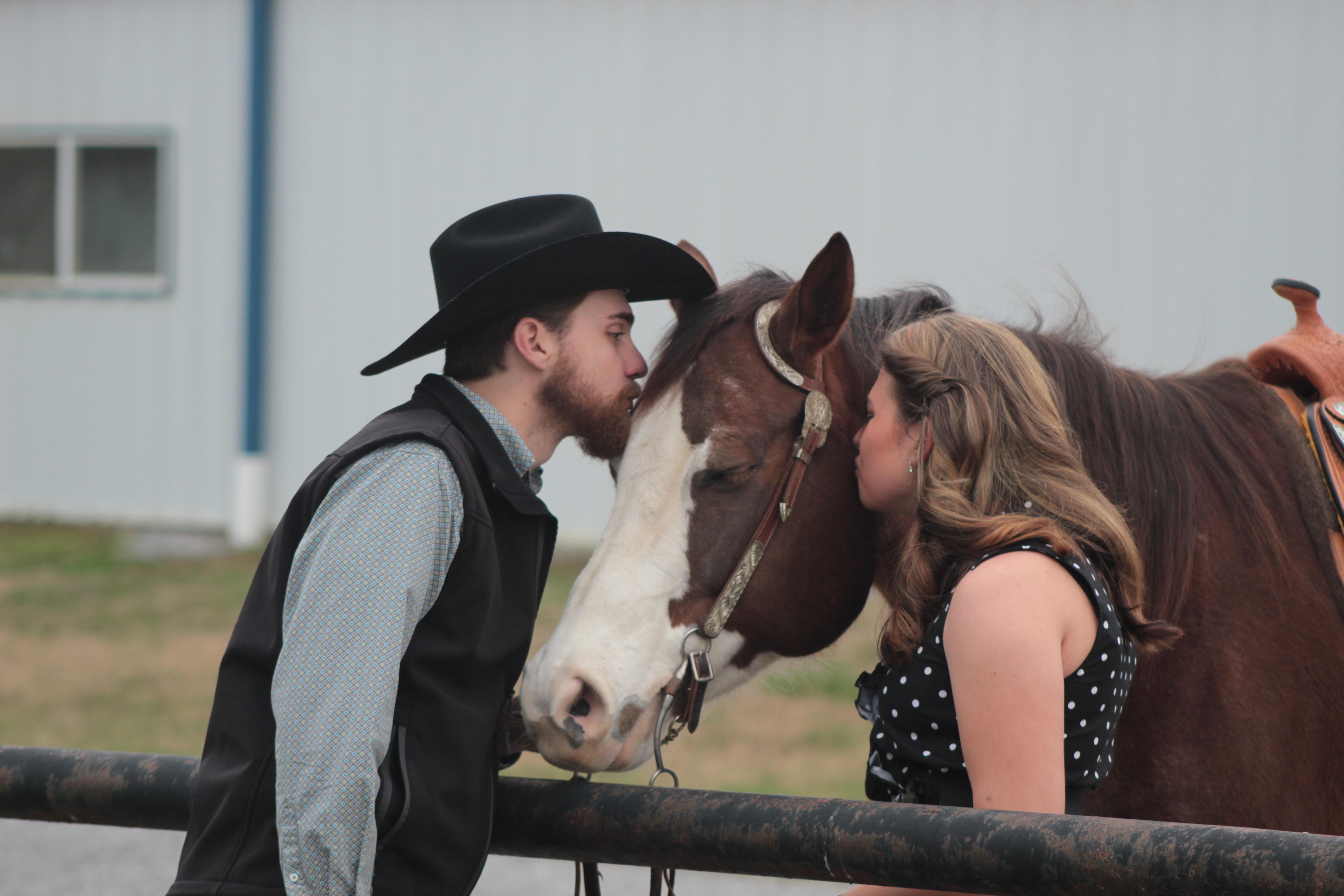 The Wedding Website of Shelby Thomas and Maxwell Dikin