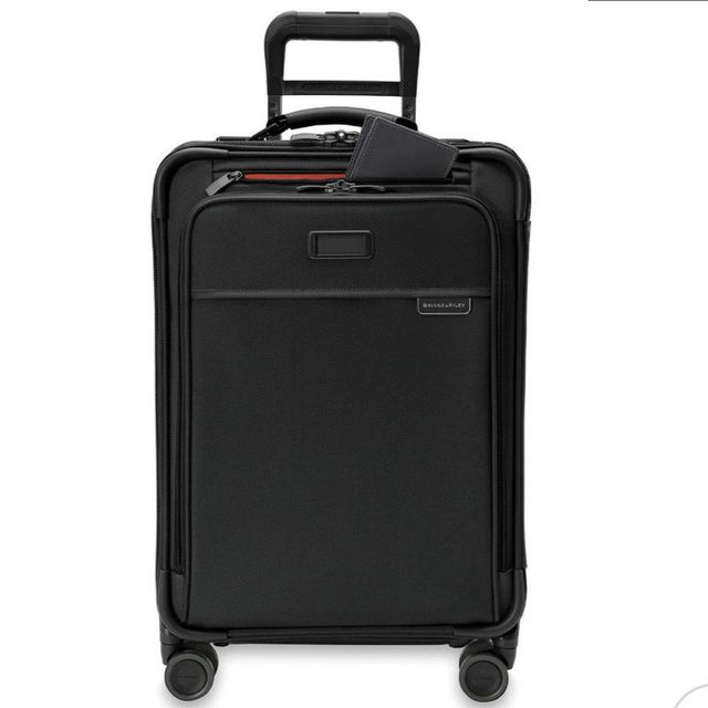 Essential 22" Carry-On Expandable Spinner