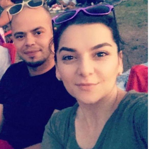 Enjoying a park picnic in LA! We love to spend time at the park & the beach!