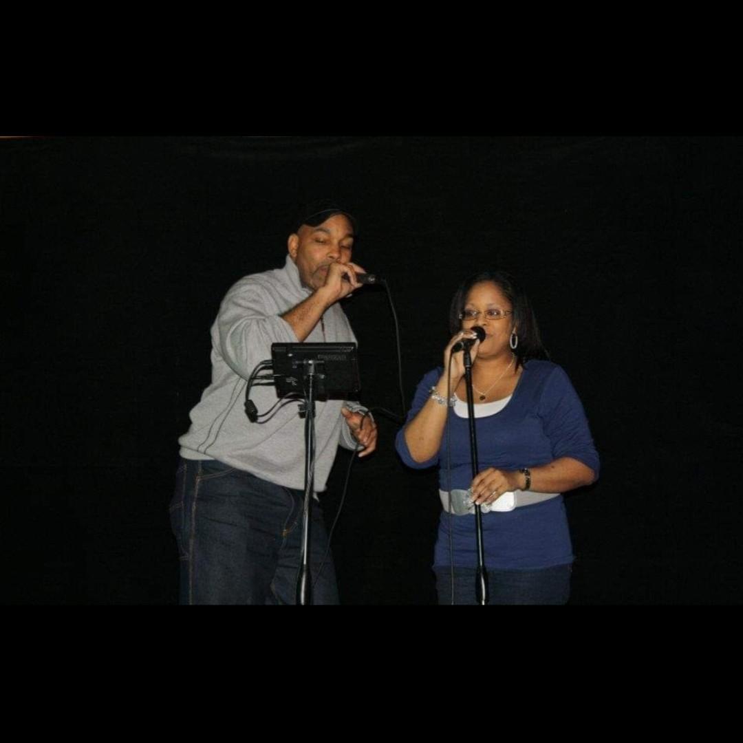Hank and Nicole's friend Sheila Rhodes captured this photo of doing one of the things they love to do together.