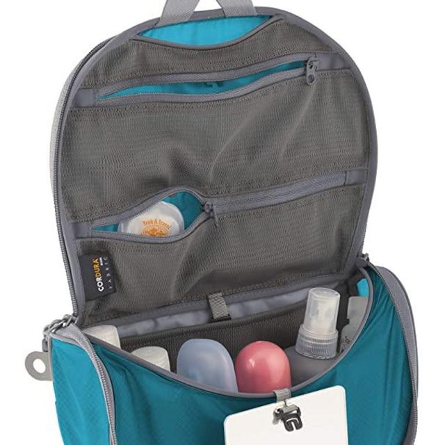Sea to Summit Travelling Light Hanging Toiletry Bag