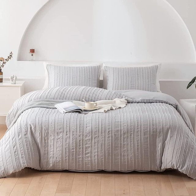 WARMDERN Light Grey Tufted Duvet Cover Set Queen Size, Striped Textured Duvet Cover Boho Bedding Set, 3 Pcs Ultra Soft Washed Microfiber Duvet Cover with Zipper Closure (Queen, Light Grey)