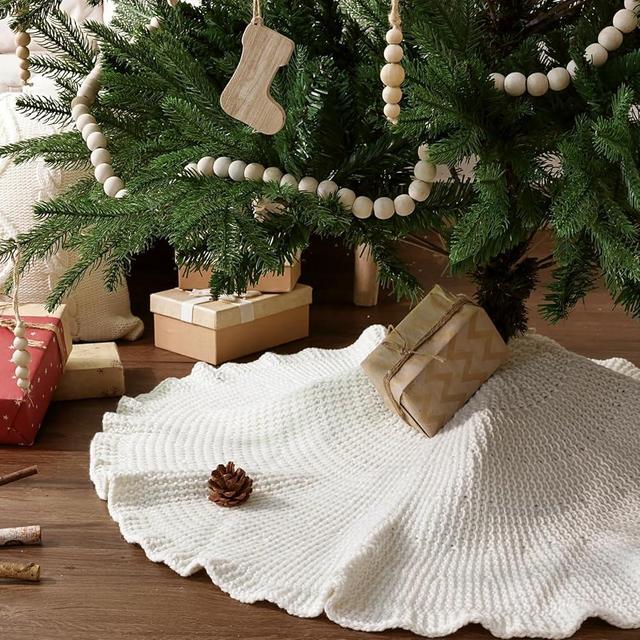 LimBridge Knitted Christmas Tree Skirt: 36 Inches Cream White Tree Skirt, Lotus Leaf Edge Cable Knit Thick Rustic Christmas Tree Decorations, Ruffle Christmas Decor Xmas Holiday Home Party Decorations