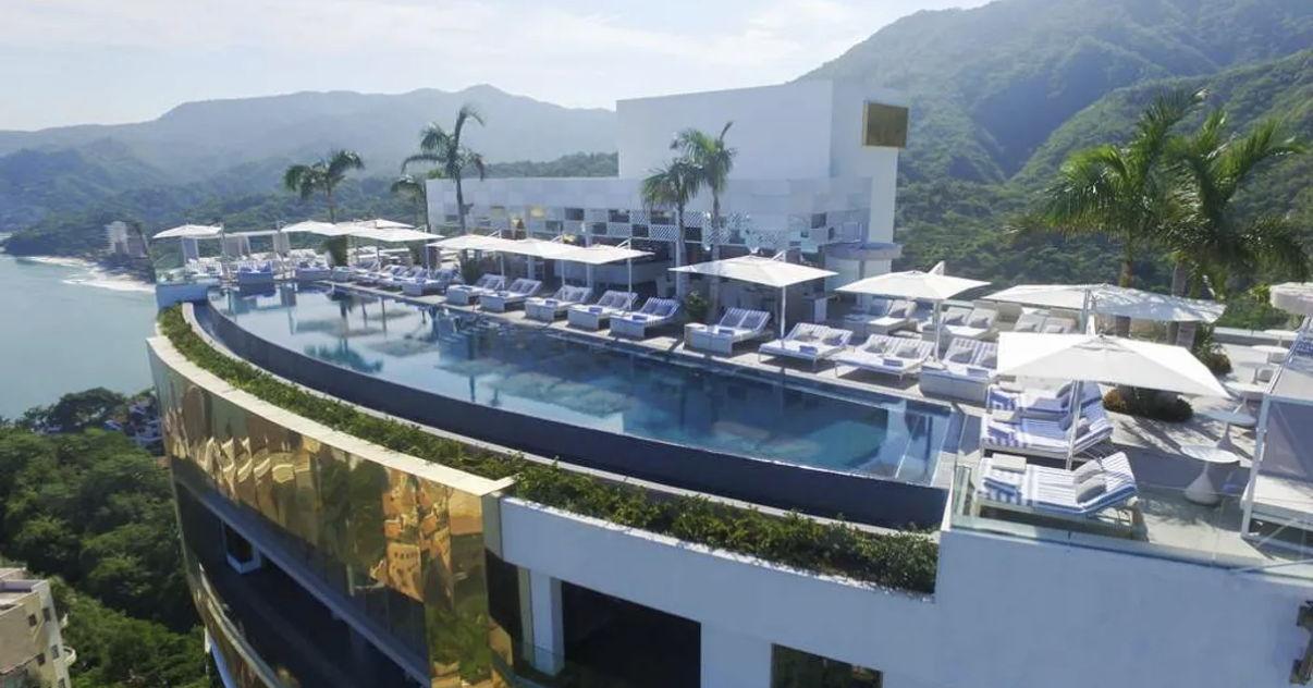 The Wedding Website of Laura Martinez and Antony Neely