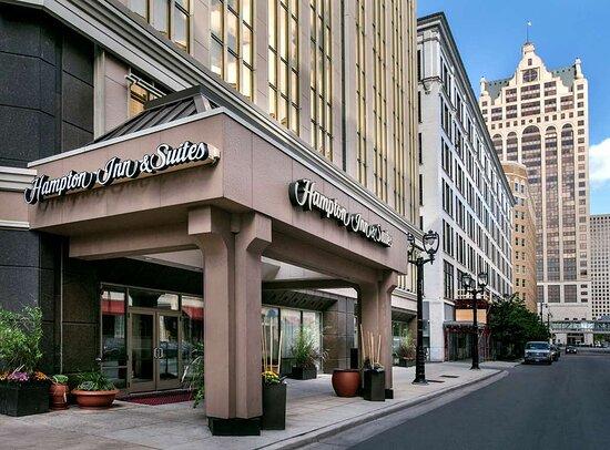 The Wedding Website of Paris Hardwick and Lemar Burns