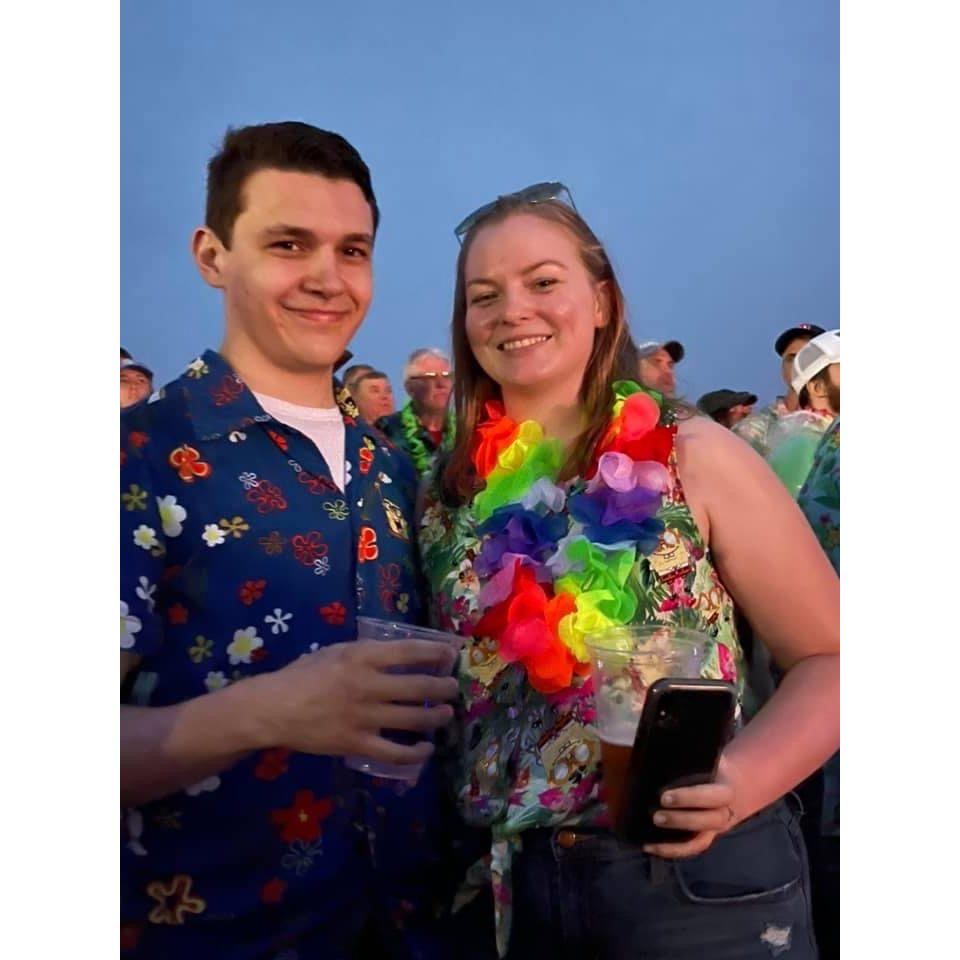 Liz's first Jimmy Buffett concert with the Tumey's (2021)
