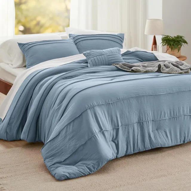 Bedsure King Comforter Set 4 Piece Pinch Pleat Light Blue Bedding OEKO-TEX Certified All Season Bed Set Ideal Christmas Gift