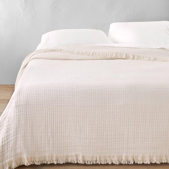 Full/Queen Reversible Textured Cotton Chambray Coverlet White - Casaluna™