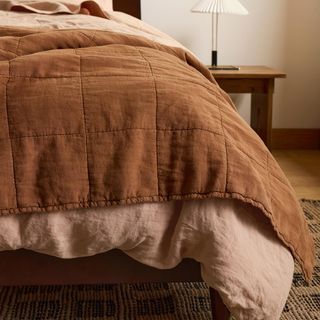 Garment Dyed Linen Box Quilt