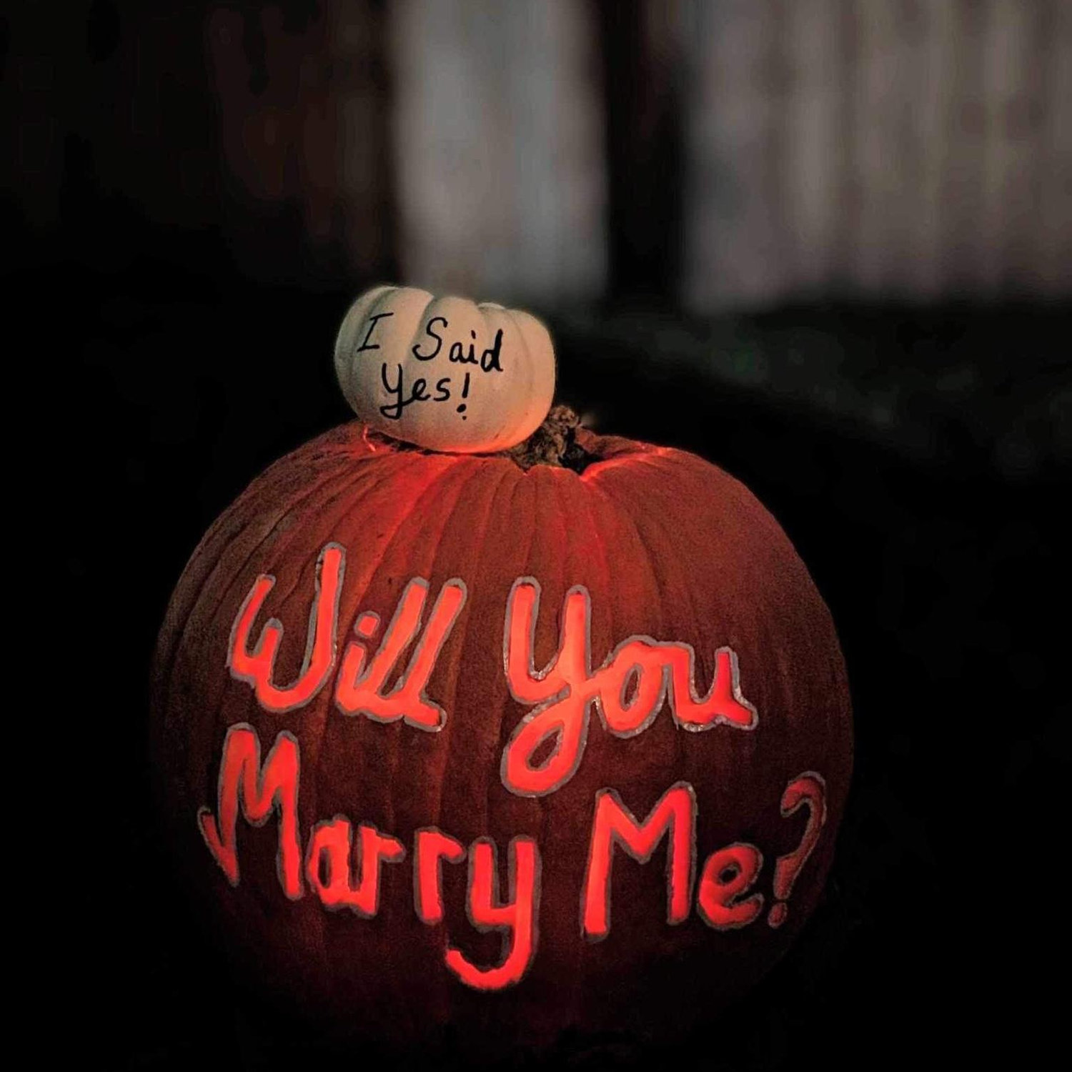 The most beautiful carved pumpkin ever!!(How he proposed.)🥺🧡