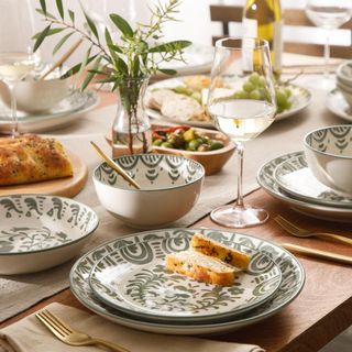 Valencia Flor 16-Piece Stoneware Dinnerware Set, Service for 4