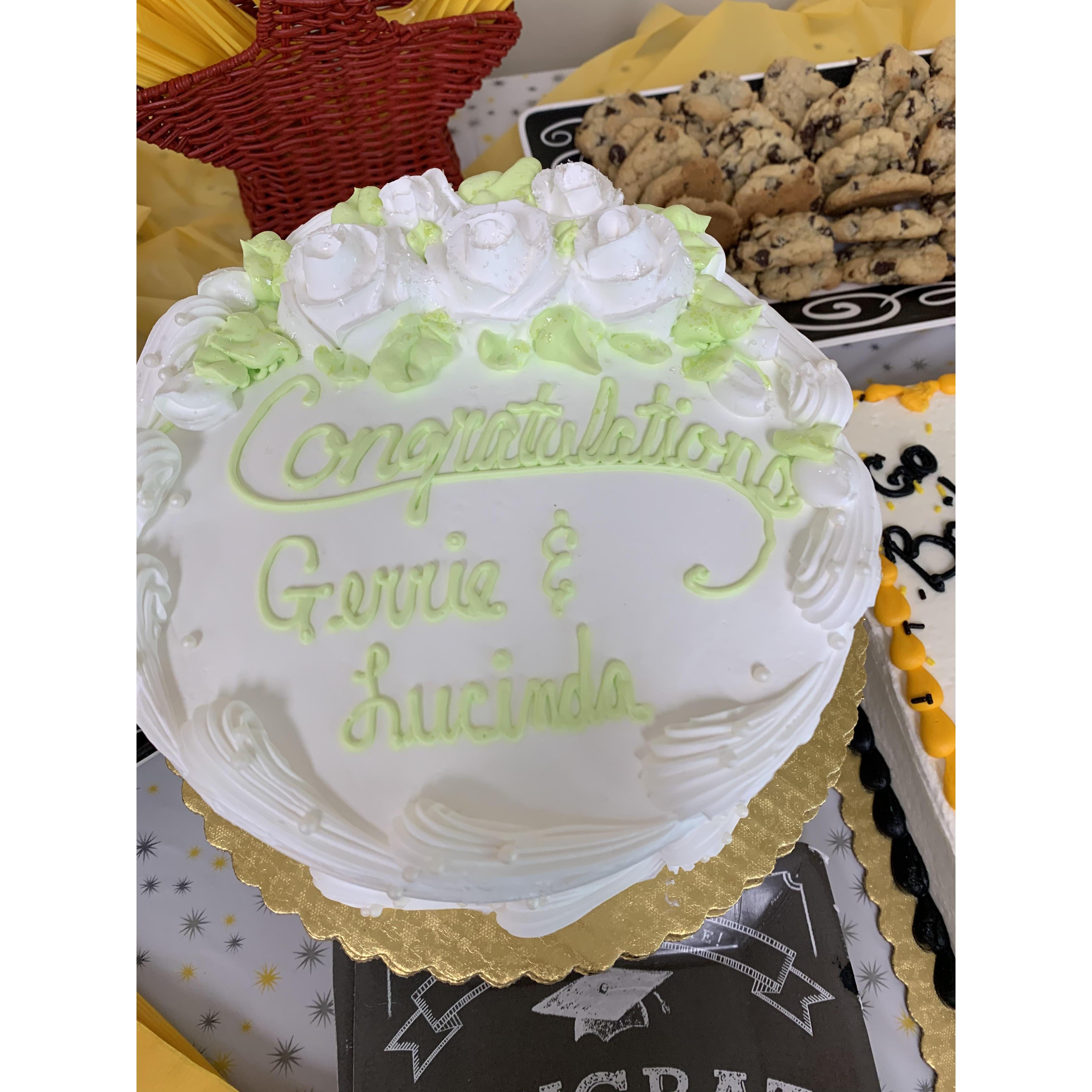 Engagement cake courtesy of sister Pattie❤️