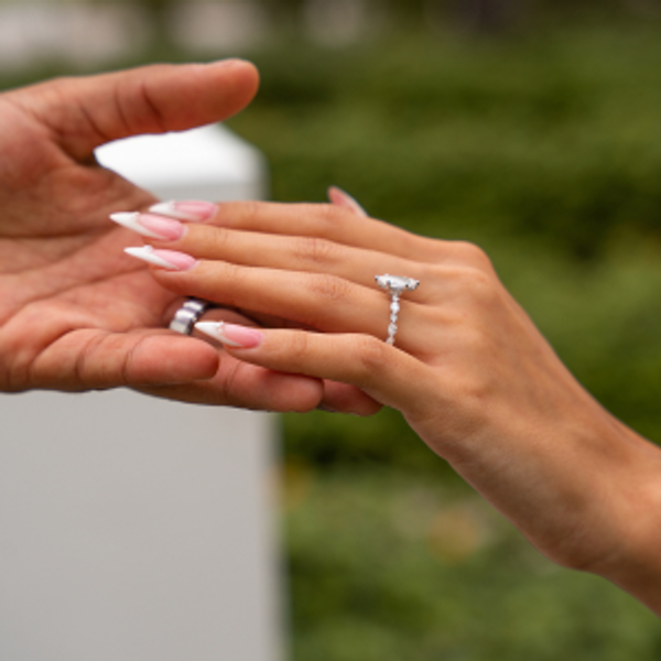 Fondo para Recién Casados / Newlywed Fund