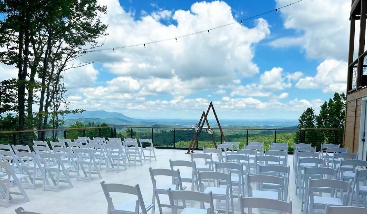 The Wedding Website of Taylor Hill and Joshua Hill
