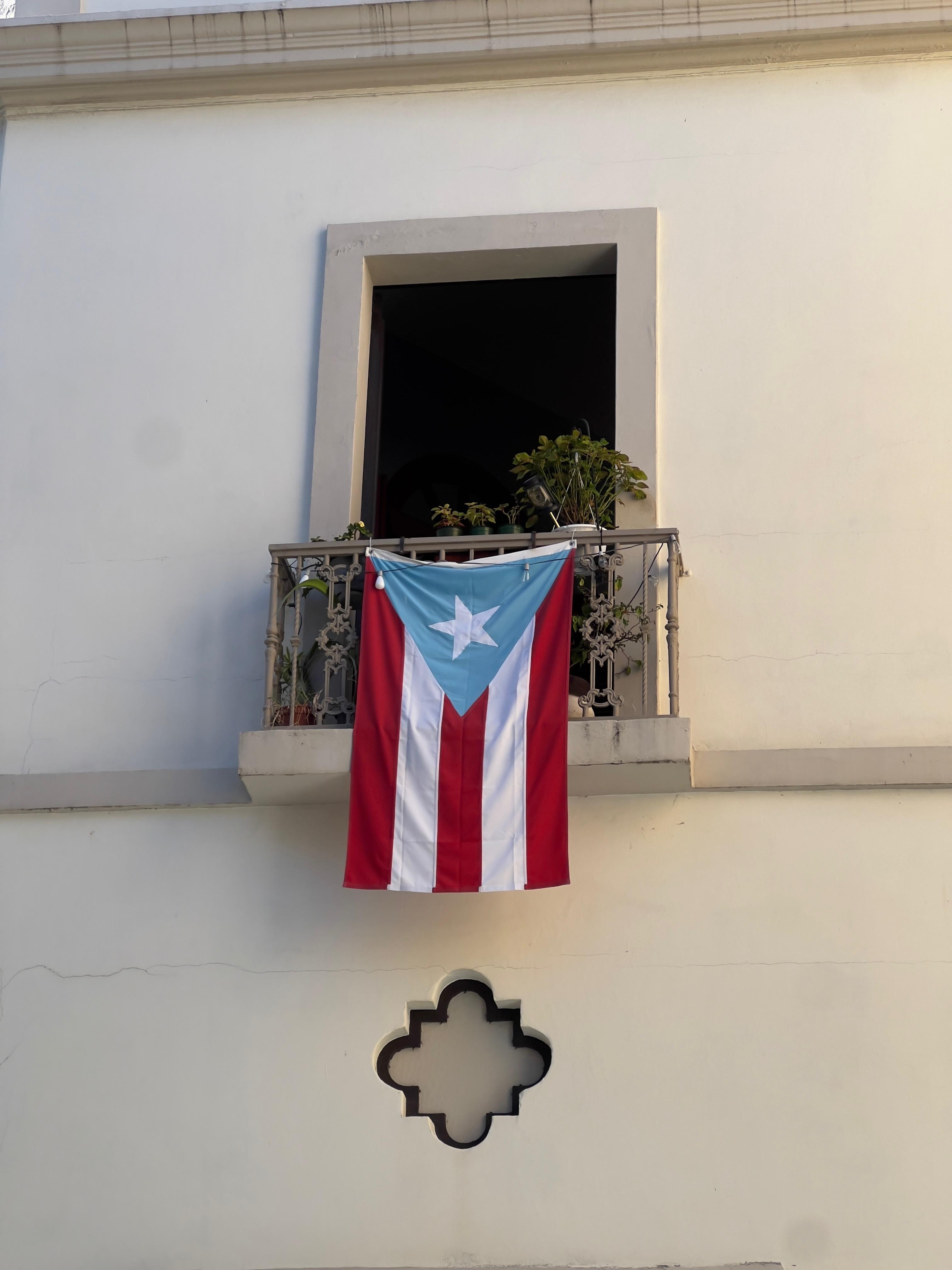 The Wedding Website of Lorena Mateos and Luis Hernandez