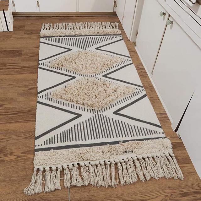 Tufted Geometric Cotton Woven Runner Rug, 2’x4’ Cream Shaggy Tassels Area Rug Machine Washable Farmhouse Indoor Outdoor Floor Mat for Kitchen Living Room Bedroom Bathroom