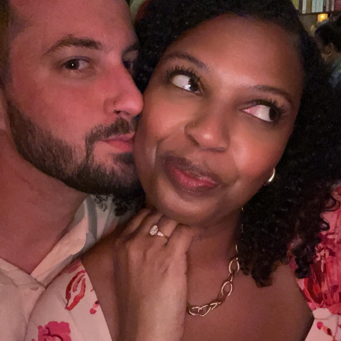 😘