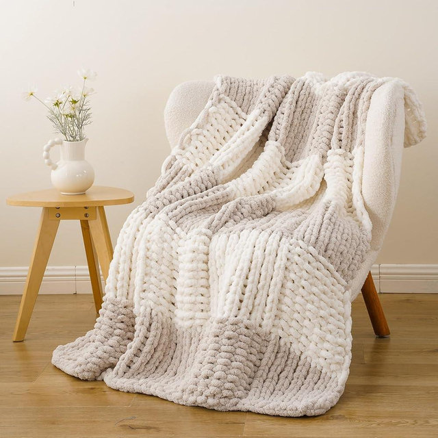 Battilo Beige Cream Chunky Knit Throw Blanket, Soft and Thick Chenille Throw Blanket, 50"x60" Handmade Cable Knit Crochet Blanket, Handmade Knot Throw Blankets for Couch Home Decor, Beige & White