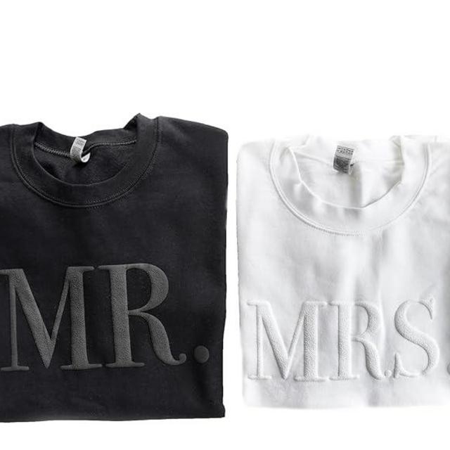 Up2ournecksinfabric - Mrs and Mr Sweatshirt - Honeymoon Outfit - Bridal Shower Gift - Mrs Sweatshirt - New Mrs Gift - Groom Sweatshirt