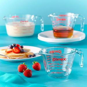 Pyrex Essentials (3-Pack) Glass Measuring Cups Set, (1, 2 & 4 Cup) Measuring Cups For Prepping, Baking and Cooking, Preheated Oven, Dishwasher, Freezer, and Microwave Safe