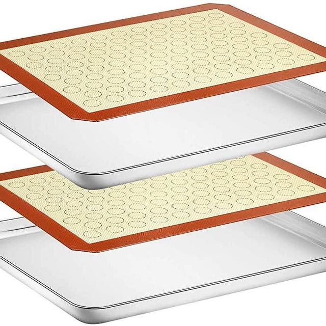 Wildone Baking Sheet with Silicone Mat Set, Set of 4 (2 Sheets + 2 Mats), Wildone Stainless Steel Cookie Sheet Baking Pan with Silicone Mat, Size 18 x 13 x 1 Inch, Non Toxic & Heavy Duty & Easy Clean