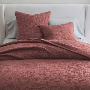 Pottery Barn - Belgian Flax Linen Queen Quilt in Rosewood