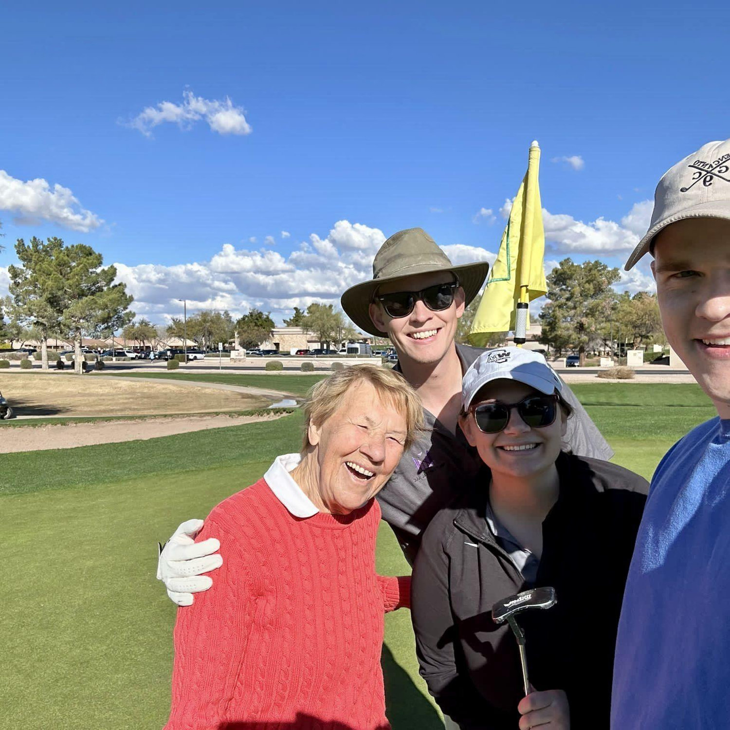 Golfing with Tante Ria & Thomas!