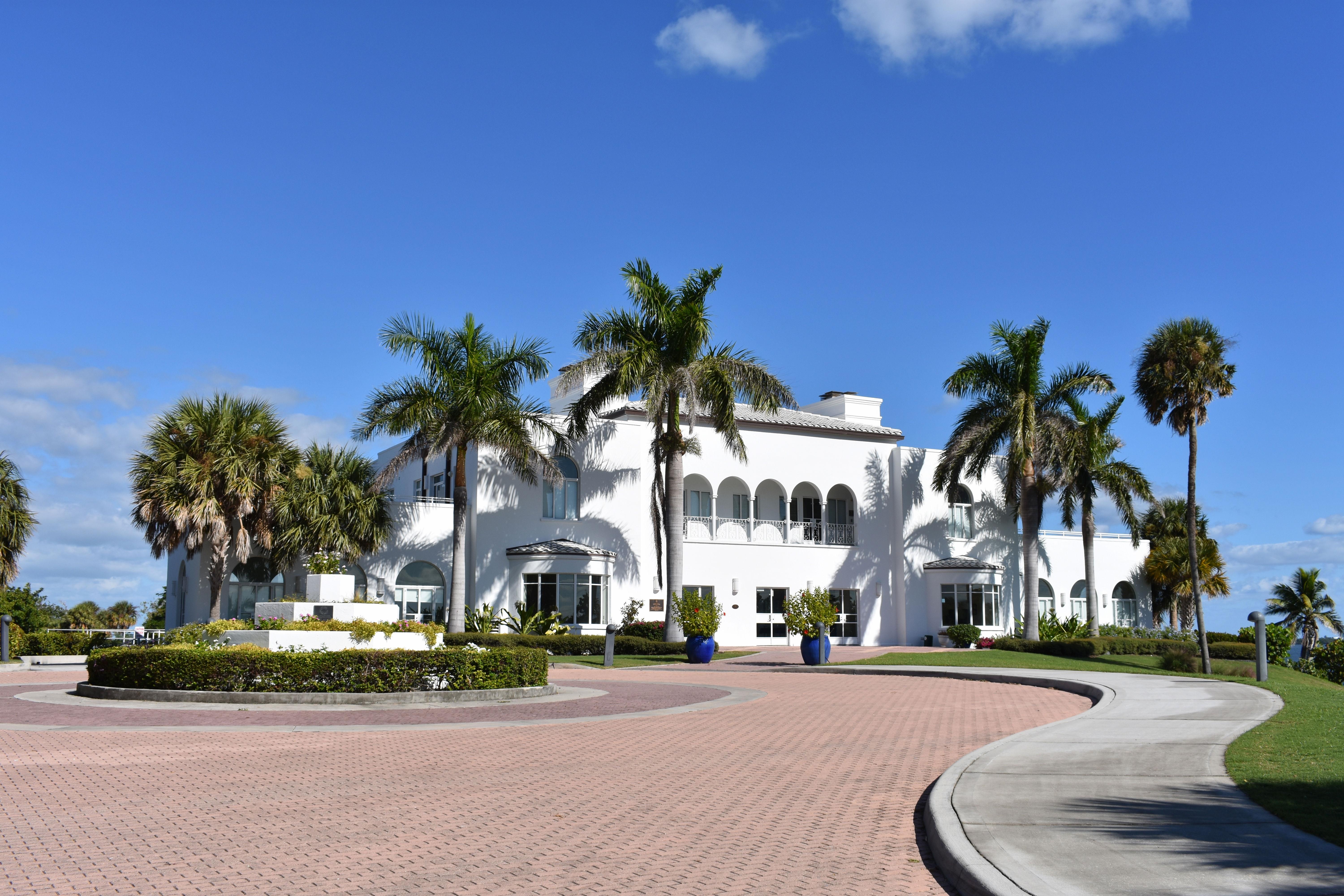 The Wedding Website of Alicia Eslinger and Bryan Sperau