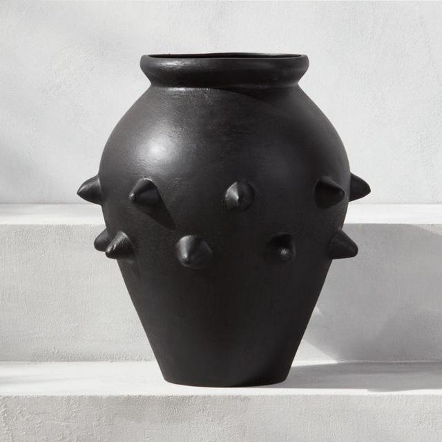 Mosi Cast Aluminum Black Indoor/Outdoor Planter