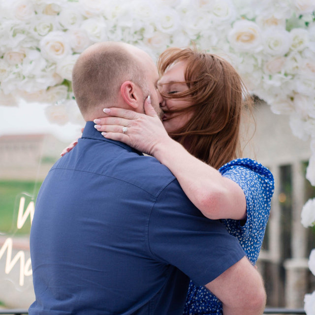 Hug Honeymoon