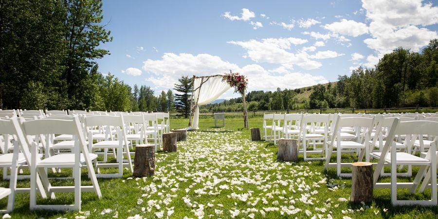 The Wedding Website of Siobhan Myers and Jason Burtell
