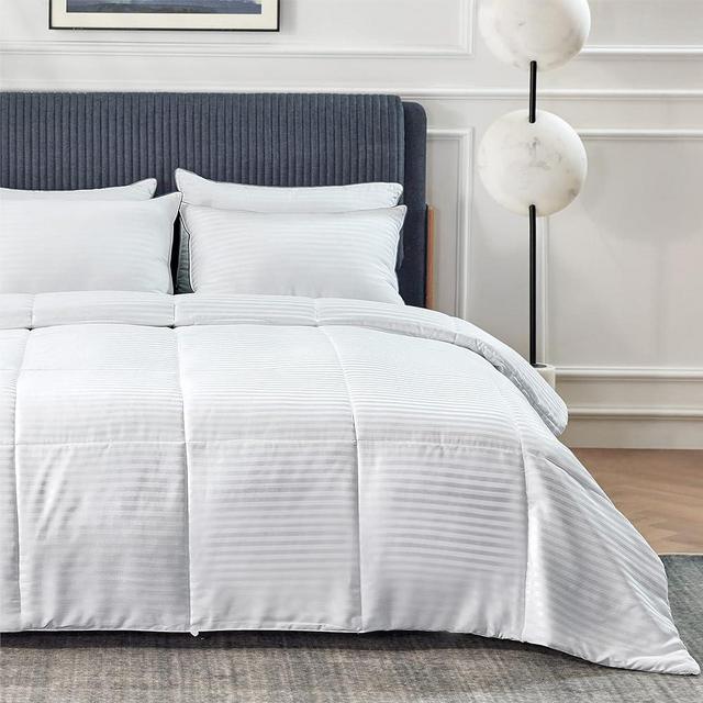 Bedsure Duvet Insert California King - Lightweight Comforter, Quilted Summer Duvet Insert, Down Alternative Summer Comforter with 8 Tabs, Ultra Soft, Striped, Machine Washable, Cal King, 96x102 inches