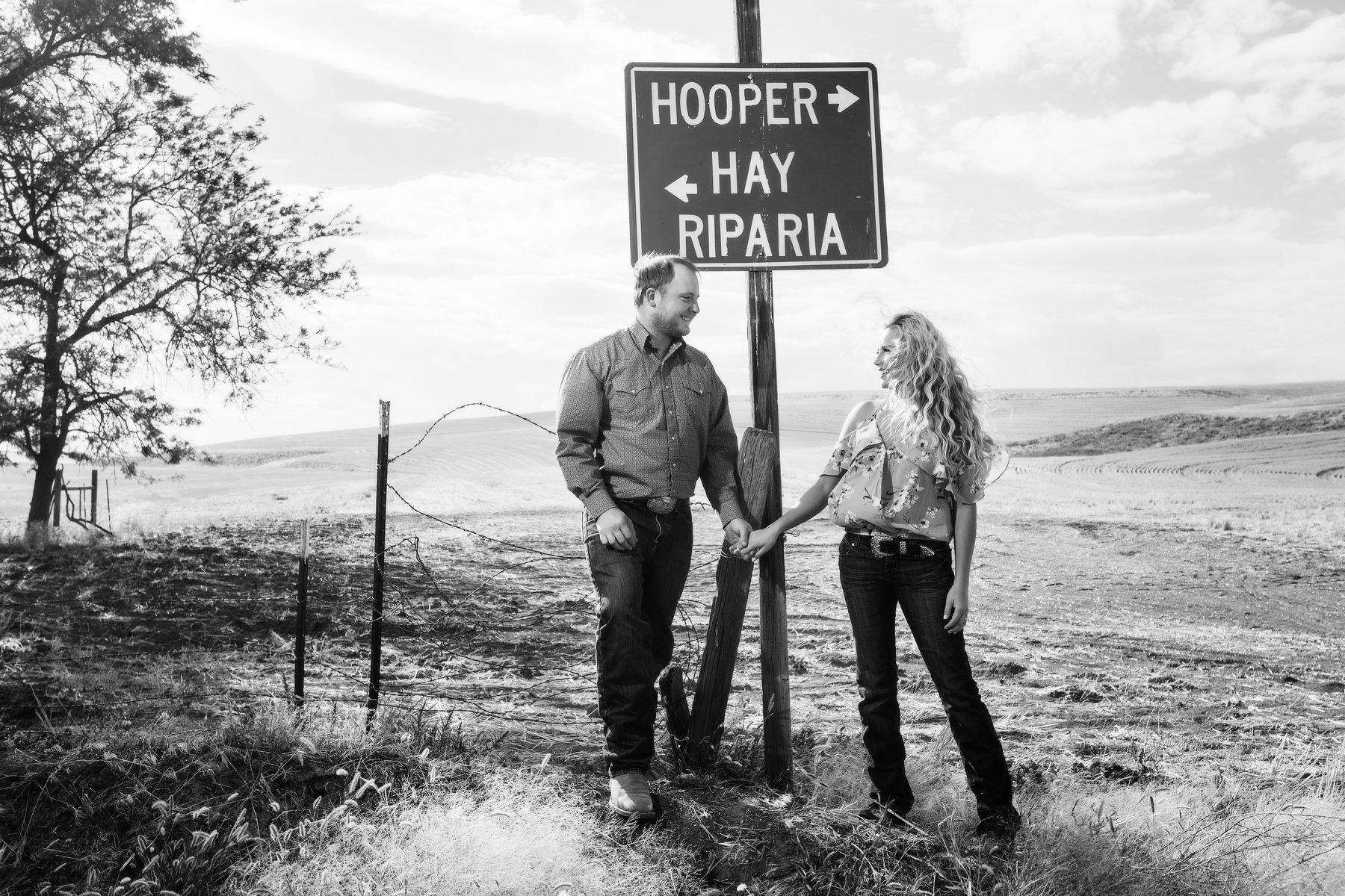 The Wedding Website of Lindsey Miller and Caleb Hannas