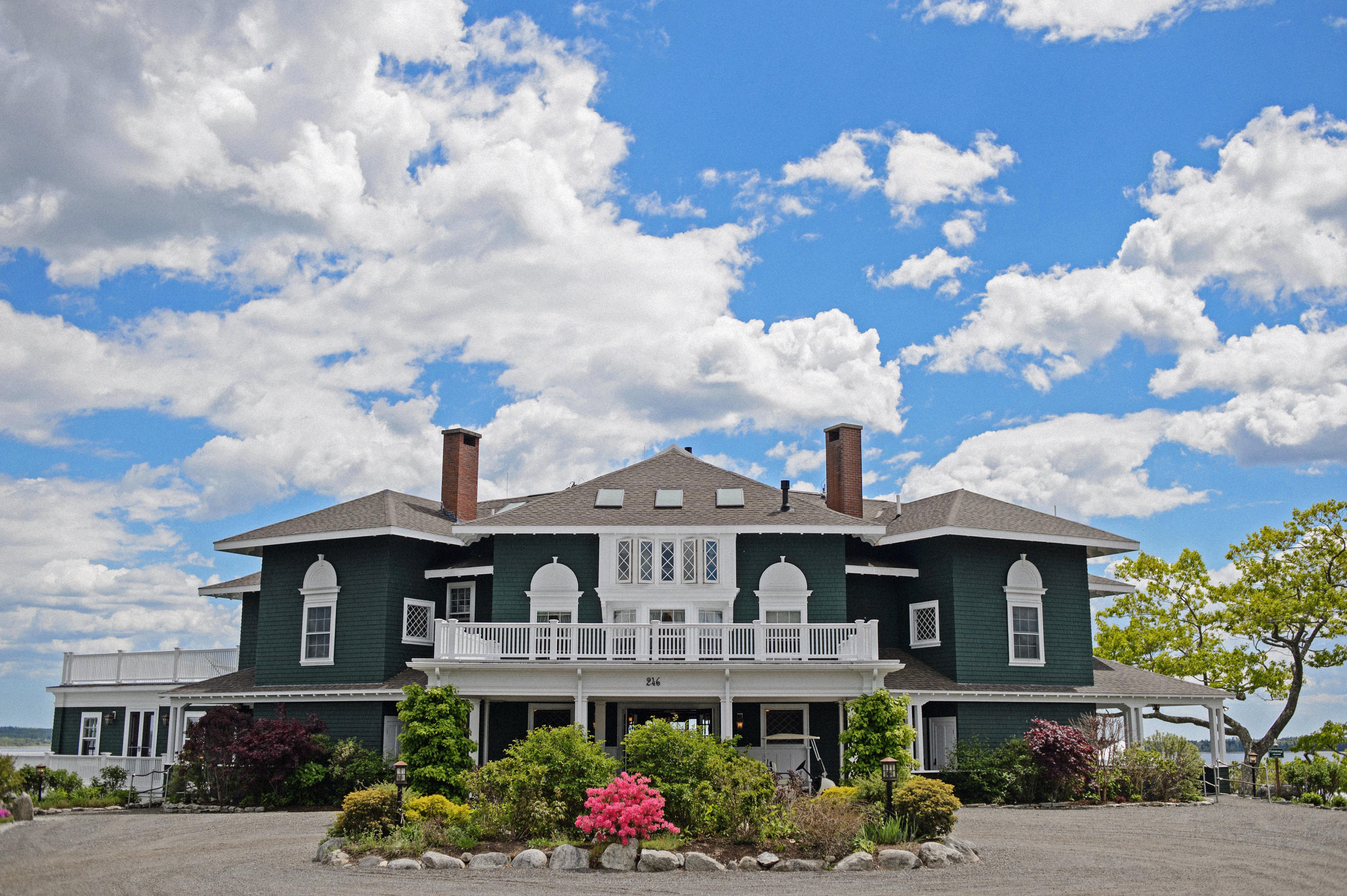 The Wedding Website of Nicole Dearing and Garrett Lesher