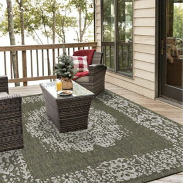 (GREEN SQUARE) Unique Loom Outdoor Traditional Collection Area Rug - Timeworn (5' 3" Square Green/Ivory)