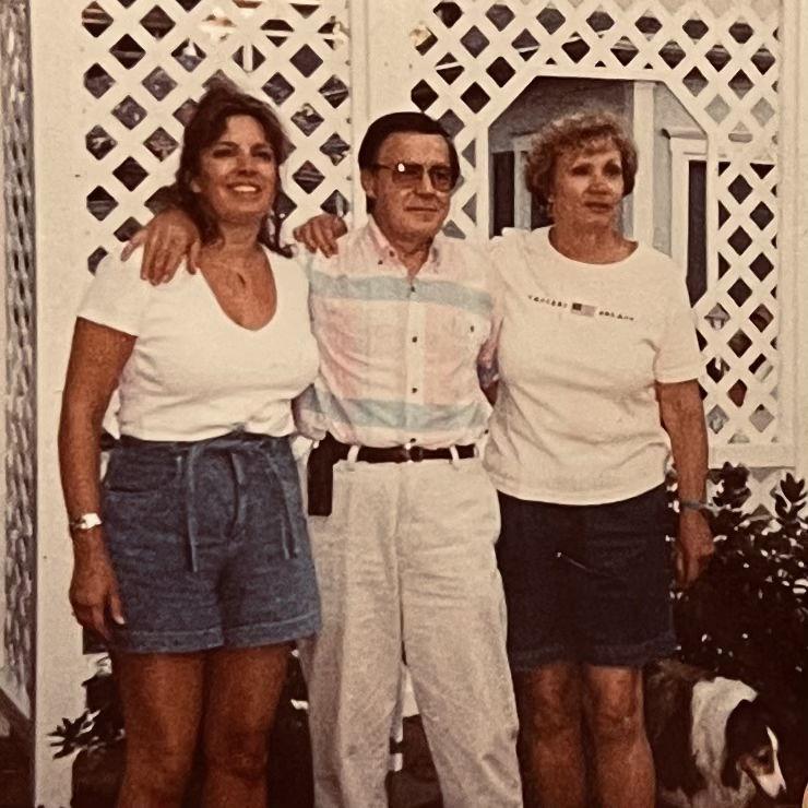 Susan, Tom, Pat - 547 Backyard