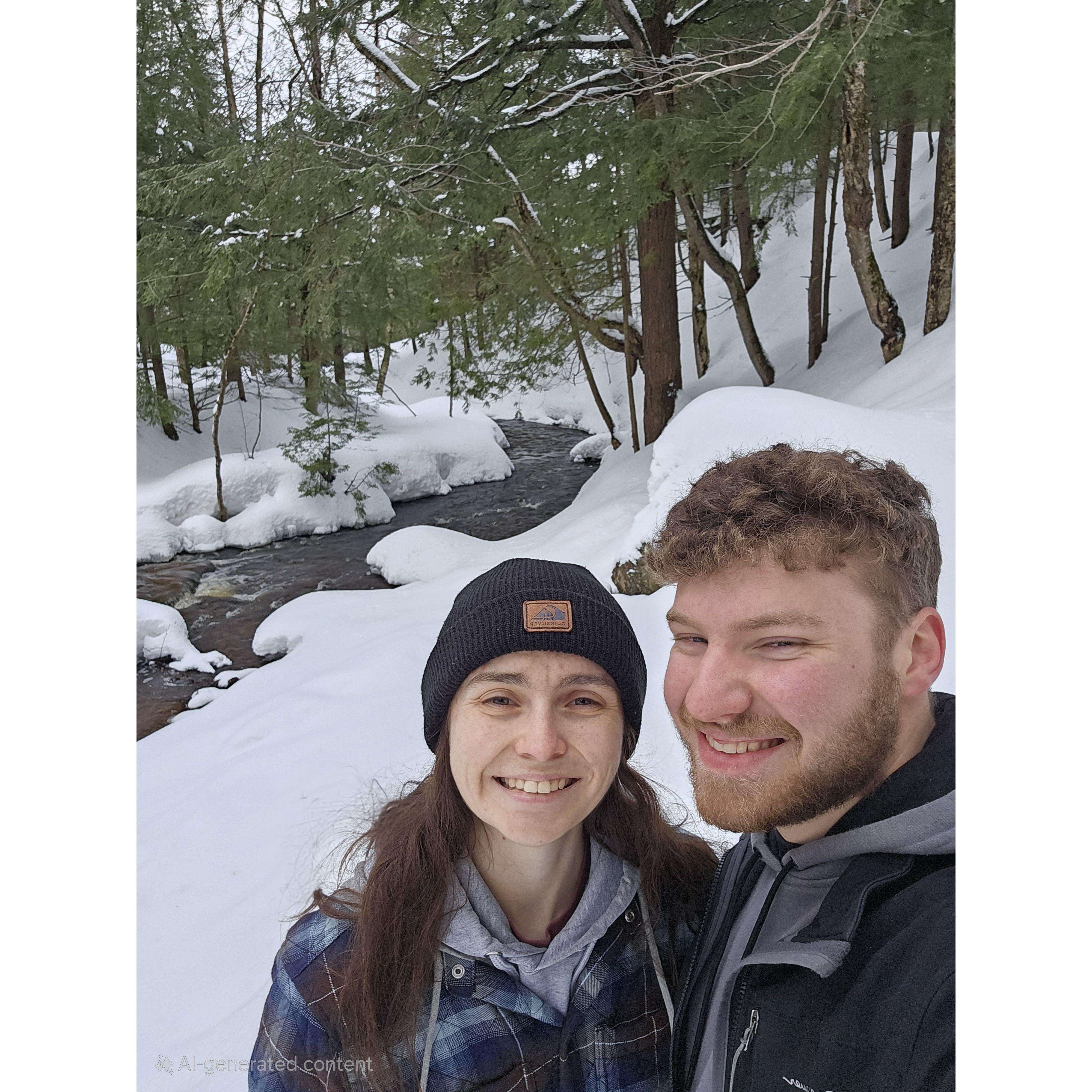 Winter day hike through Hungarian Falls