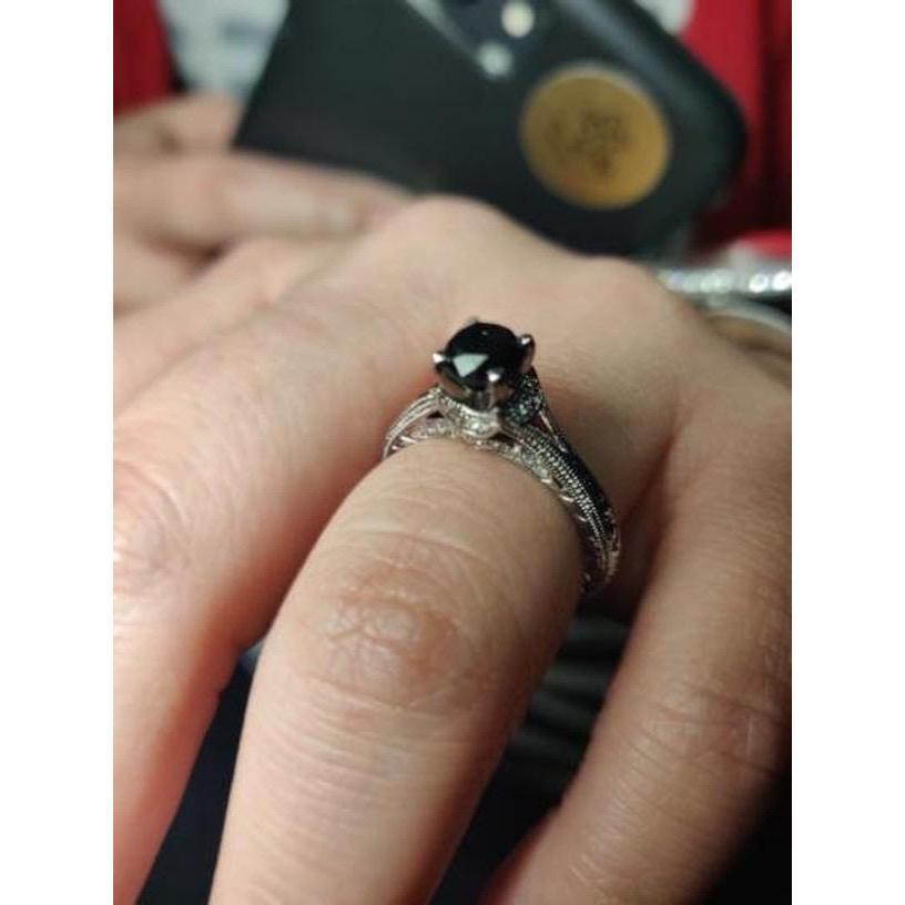 Her ring...