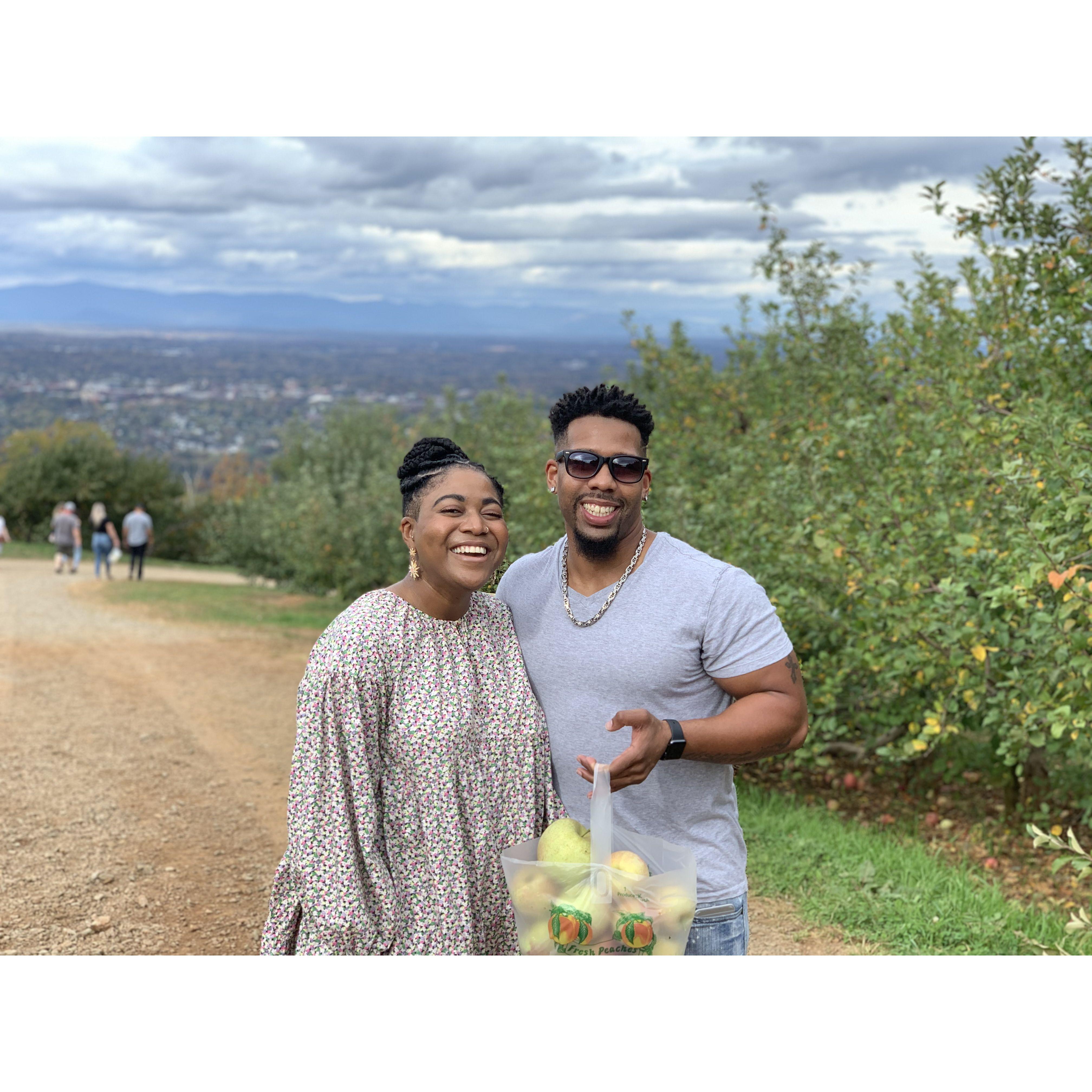 Our favorite fall activity....picking apples at Carter Mountain