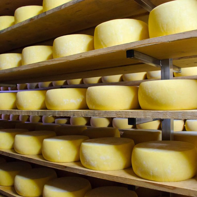 Get us a São Jorge Cheese from Azores