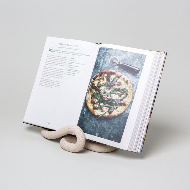 Lumbra Book Stand