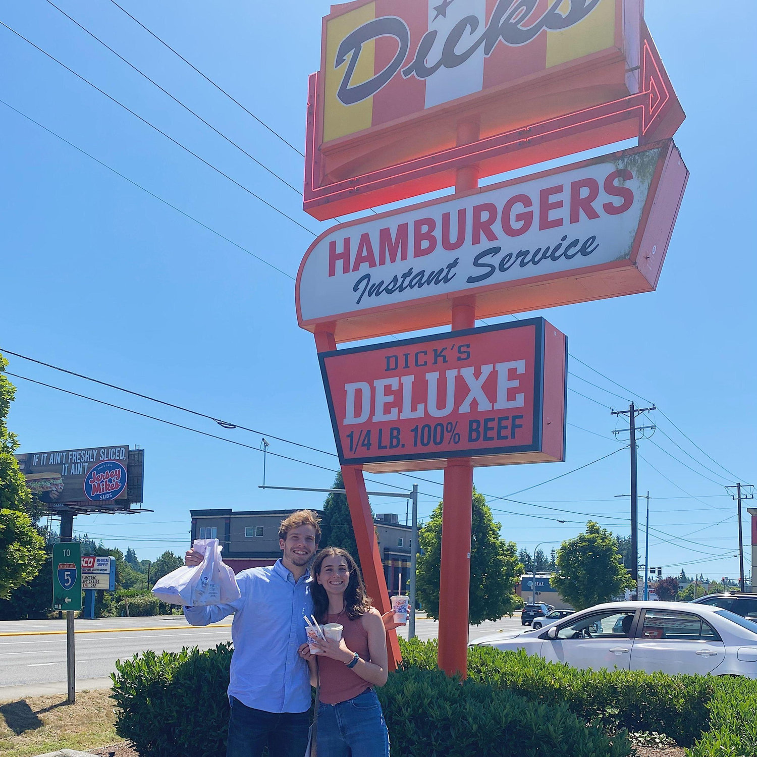 Quentin's first time in Seattle trying Dick's