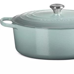 Le Creuset Signature Enameled Cast Iron 8-Qt, Oval Dutch Oven - Macy's