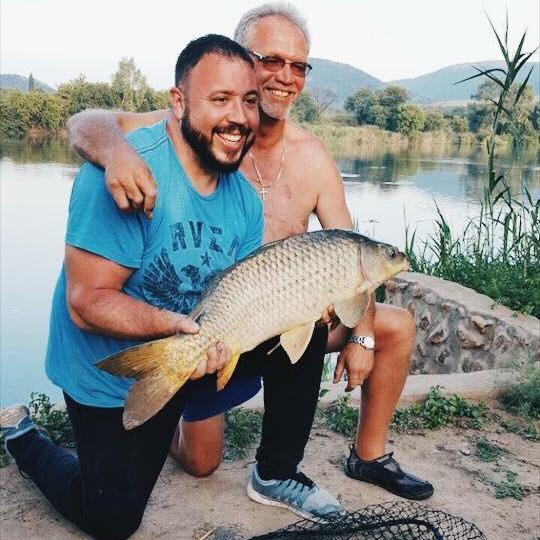 Offcourse Joel would catch the biggest fish!!!! This little guy was 26lbs (12kg's). EECK!