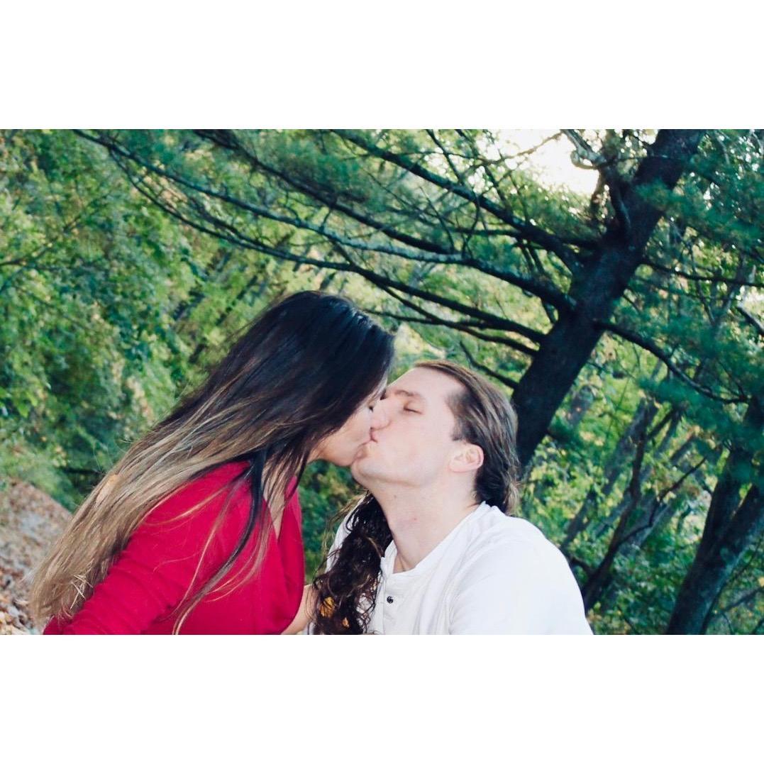 Kiss, kiss and more kisses. 
It only took me 30 times taking the same picture over and over until I got the perfect 😘 kiss