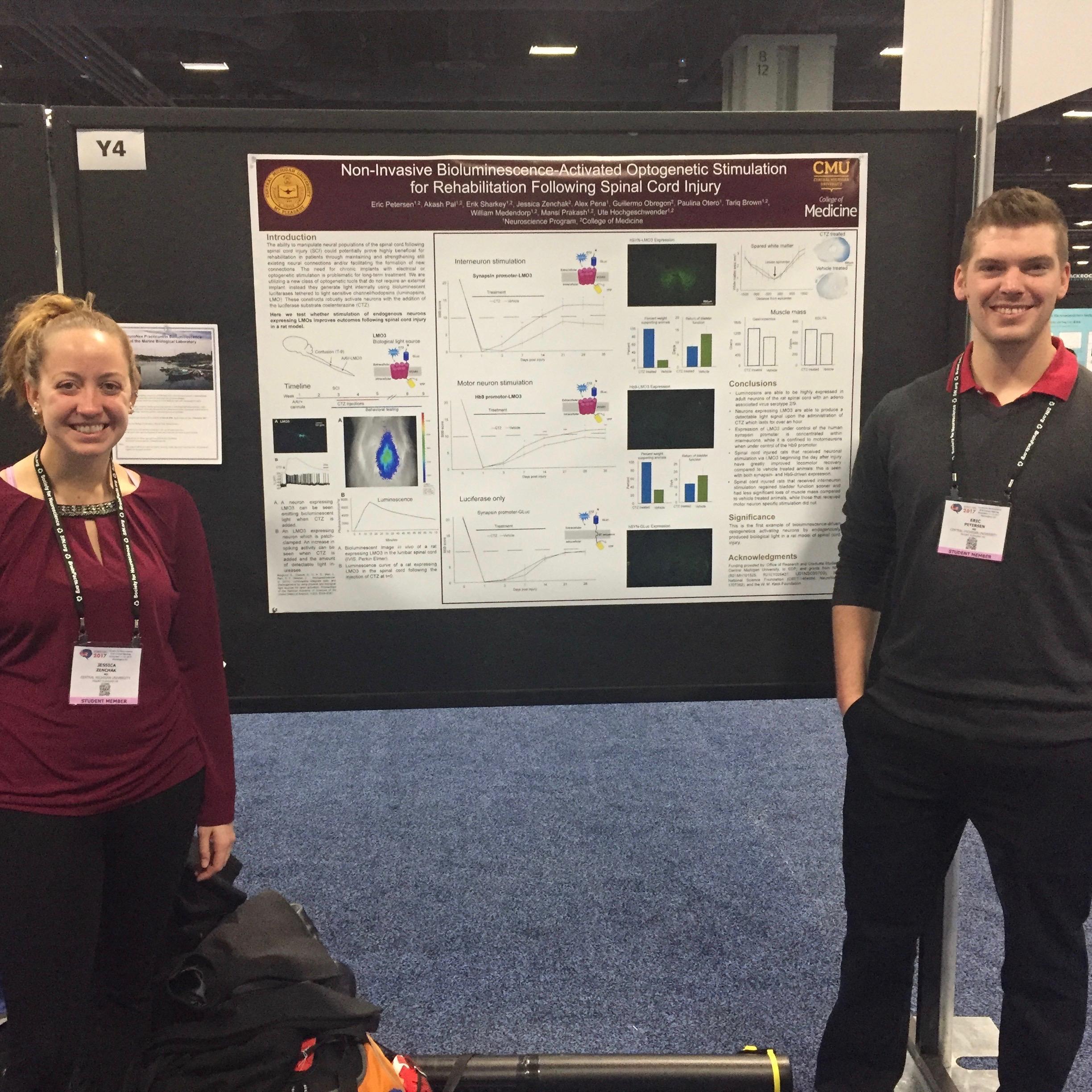 Presenting at Society for Neuroscience conference in Washington D.C. (2017).